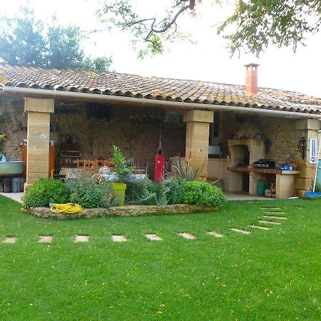 Les Croisees Bed and Breakfast Castillon-du-Gard Εξωτερικό φωτογραφία