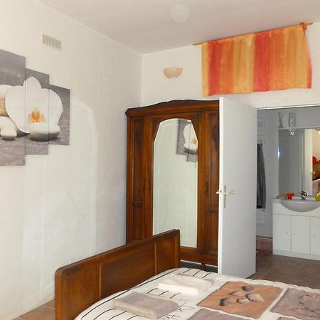 Les Croisees Bed and Breakfast Castillon-du-Gard Εξωτερικό φωτογραφία