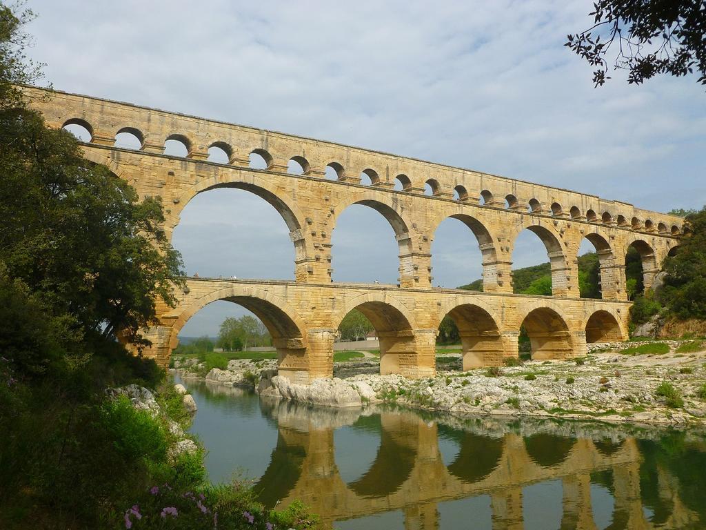 Les Croisees Bed and Breakfast Castillon-du-Gard Εξωτερικό φωτογραφία